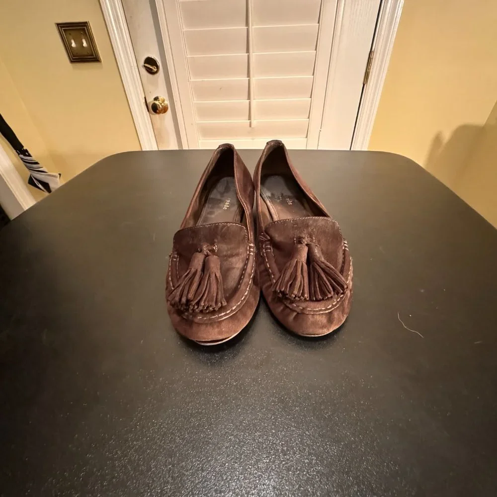 Kate Spade size 7 brown suede  flats with  tassels